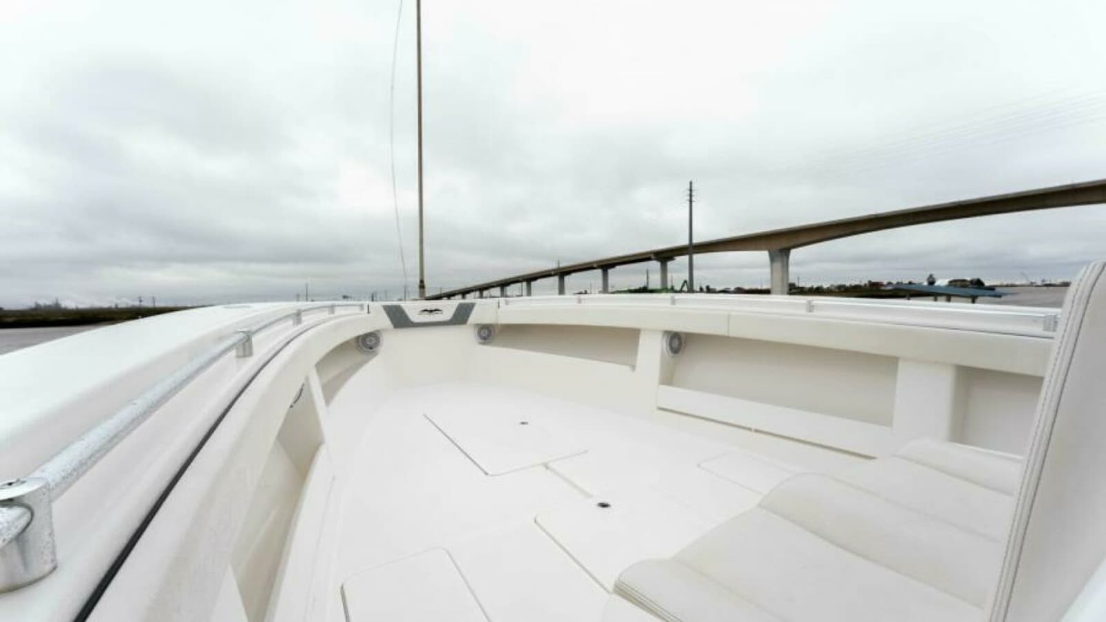 2019 Invincible 39 Open - Photo 5