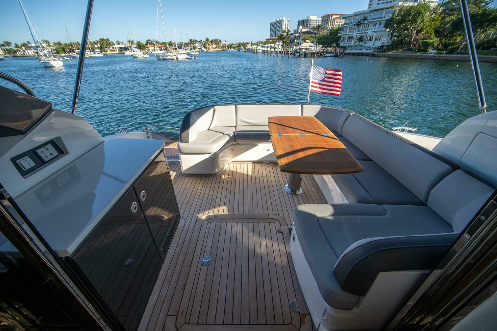 2016 Princess V48 - Photo 37