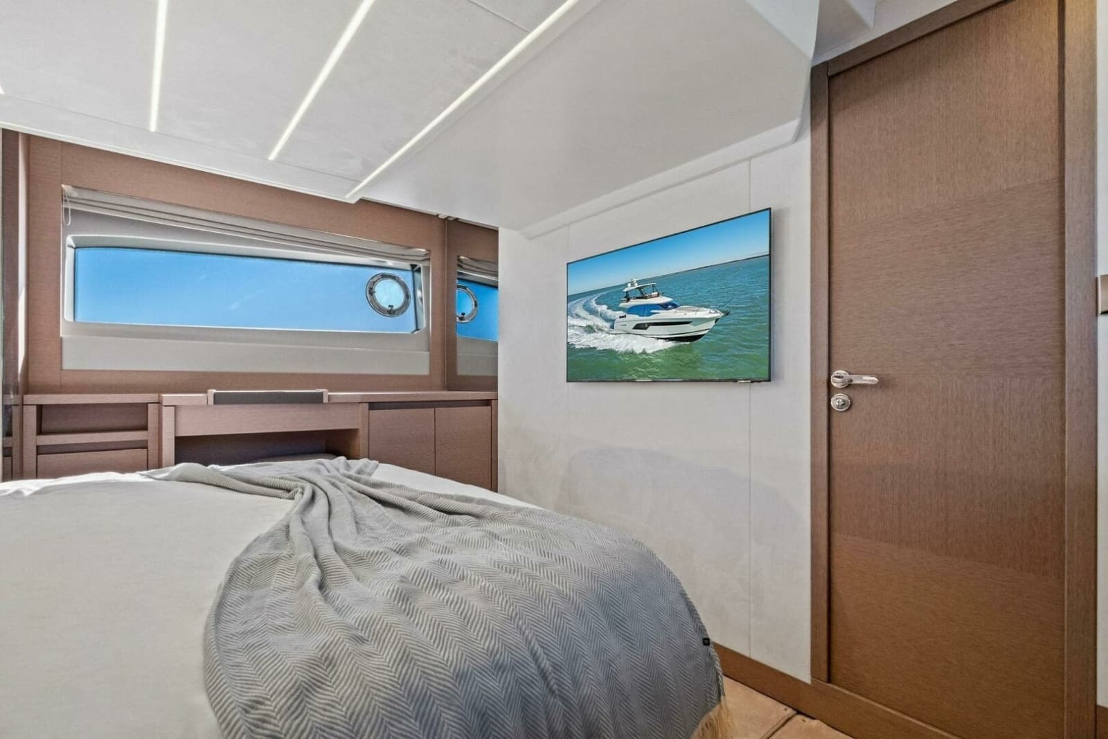 2022 Prestige 520 Flybridge - Photo 38