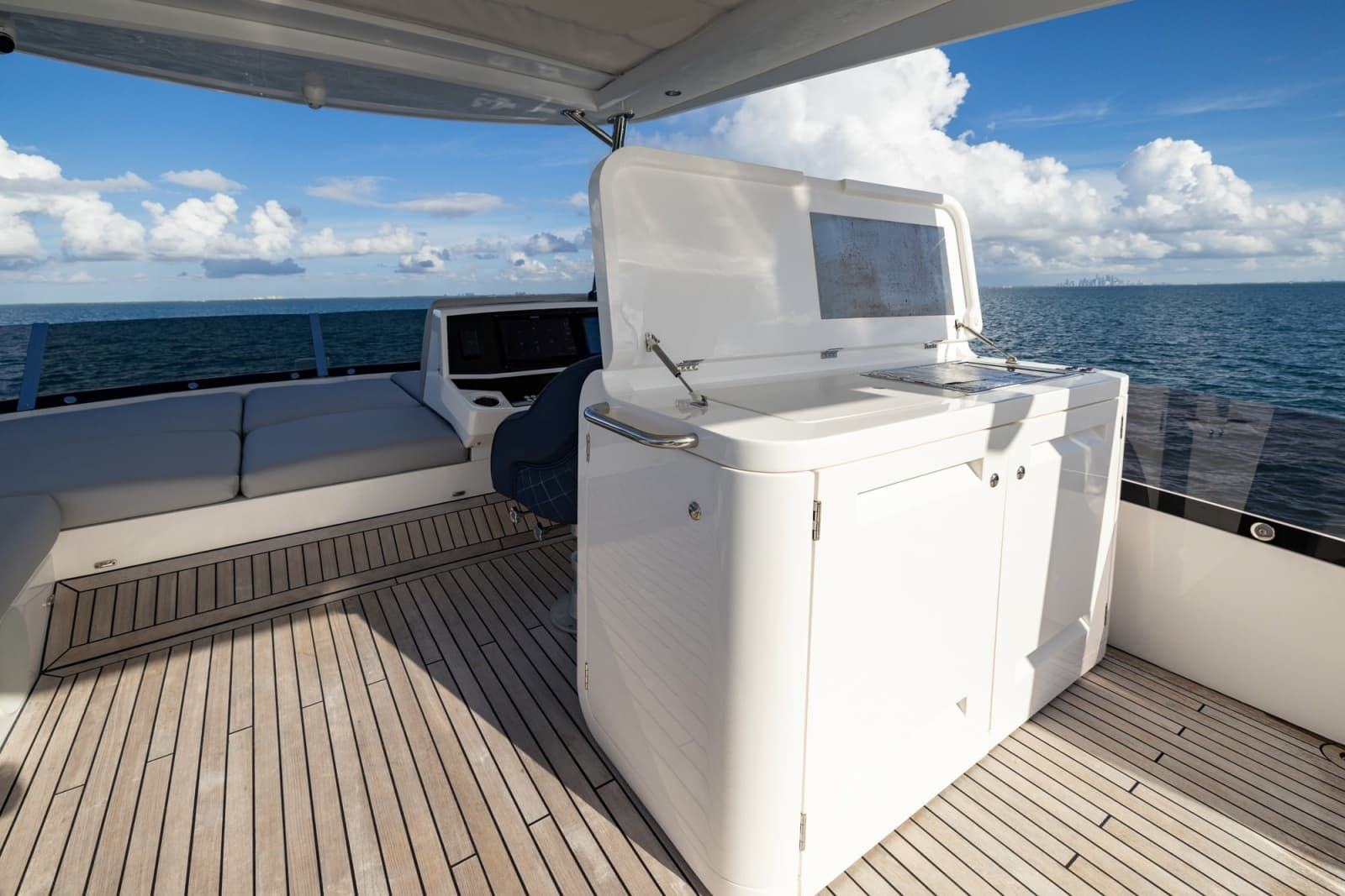 2022 Sunseeker Manhattan 68 - Photo 21