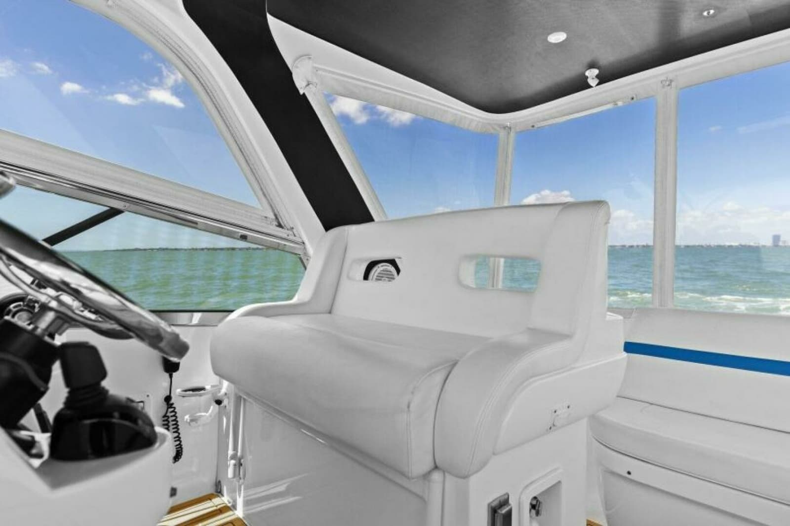 2019 Intrepid 475 Sport Yacht - Photo 14