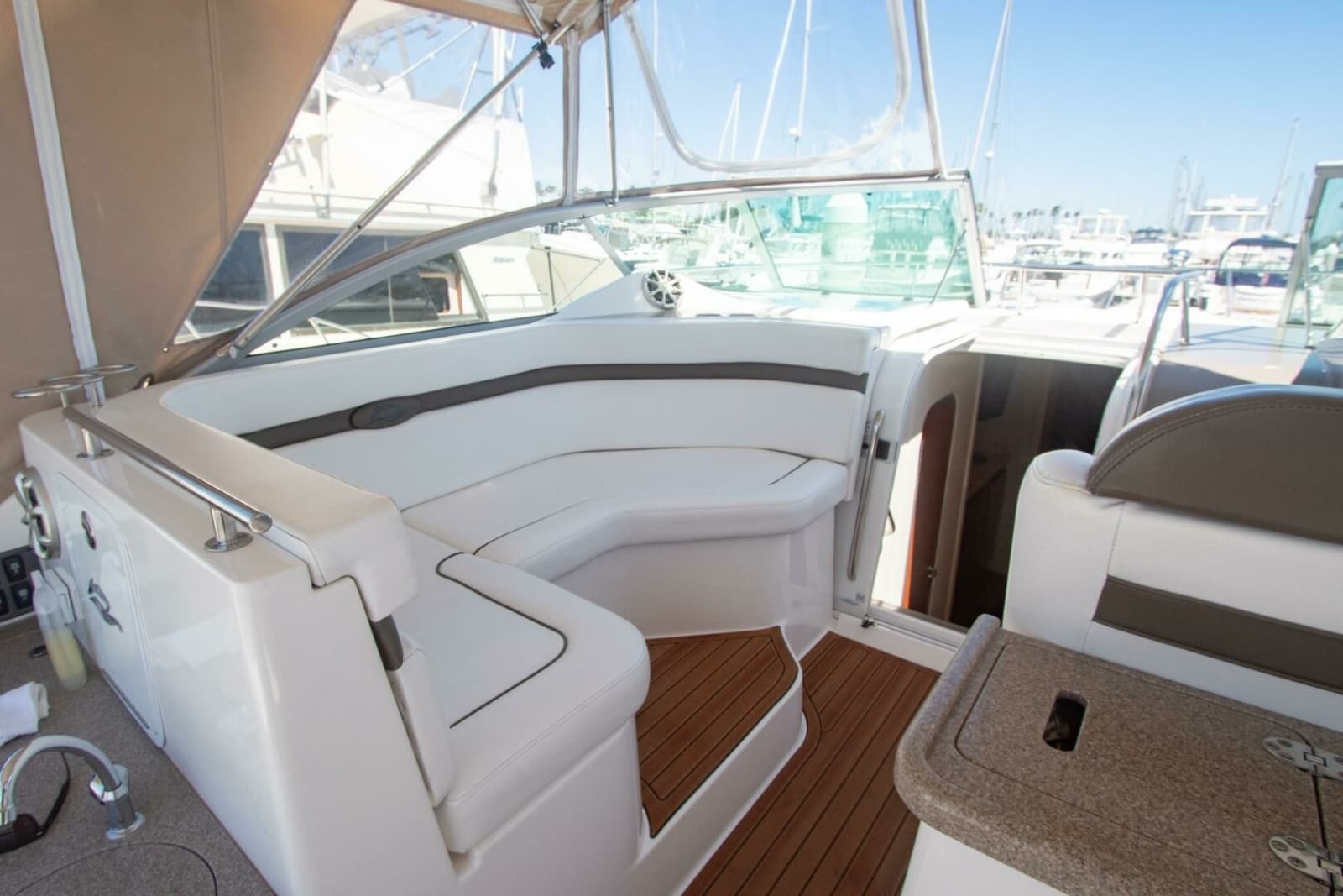 2008 Rinker 40 Express Cruiser - Photo 18