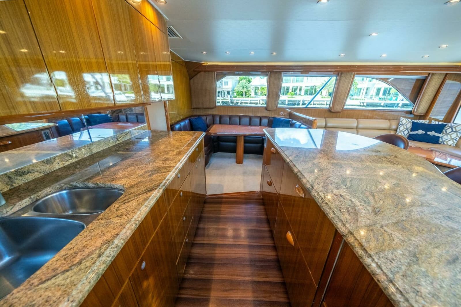 2006 Viking 68 Convertible - Photo 24