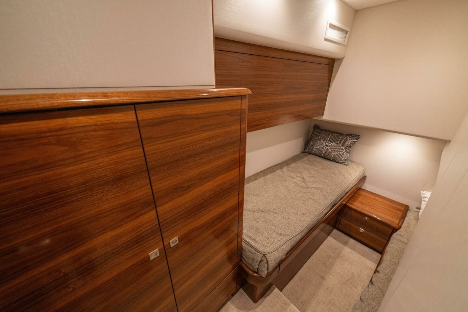 2025 Viking 58 Convertible - Photo 28