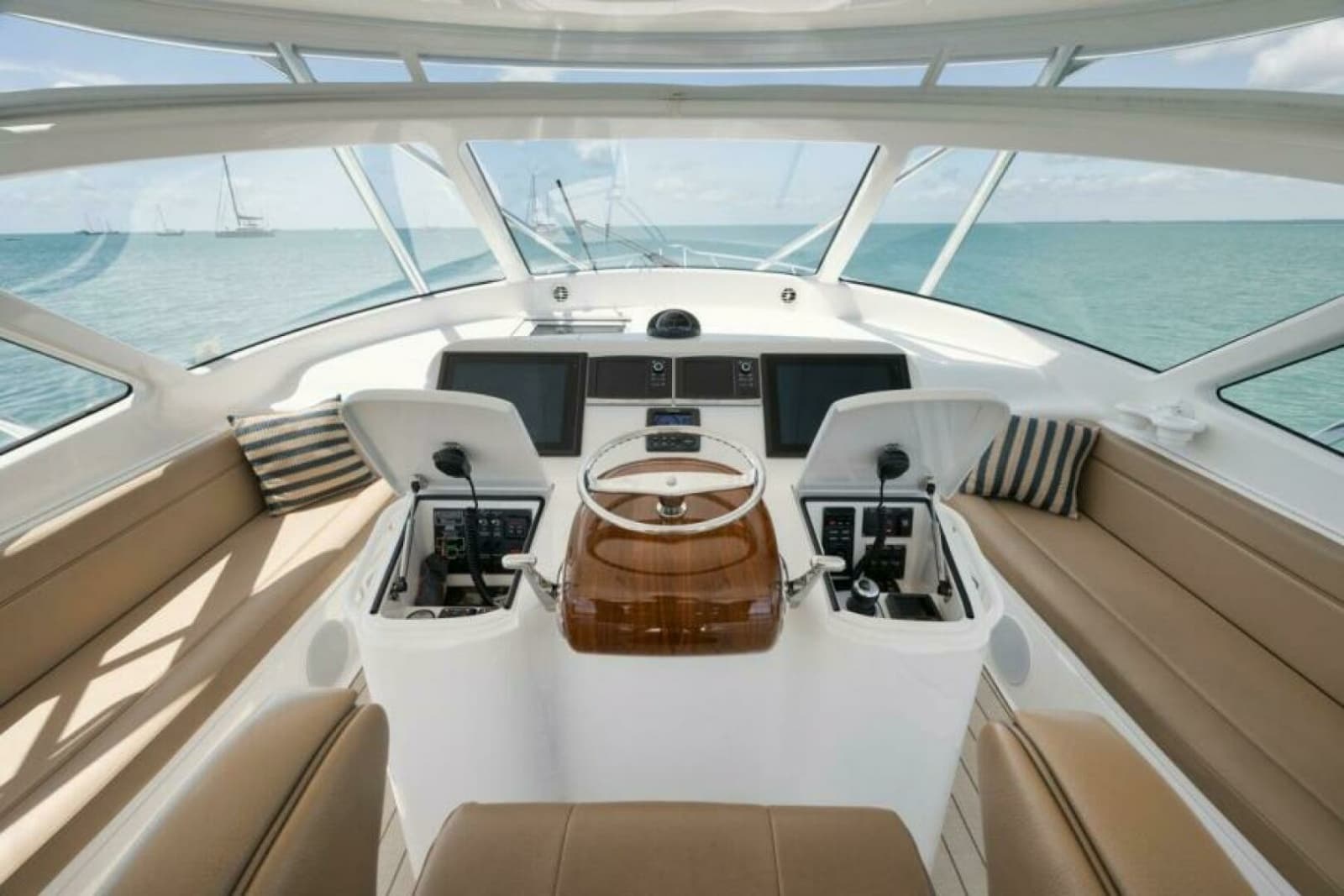 2015 Viking 42 Open - Photo 9