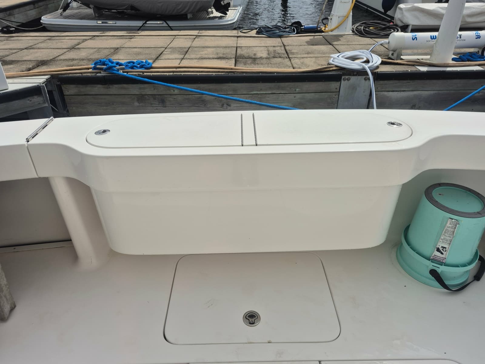 2006 Viking 56 Convertible - Photo 17