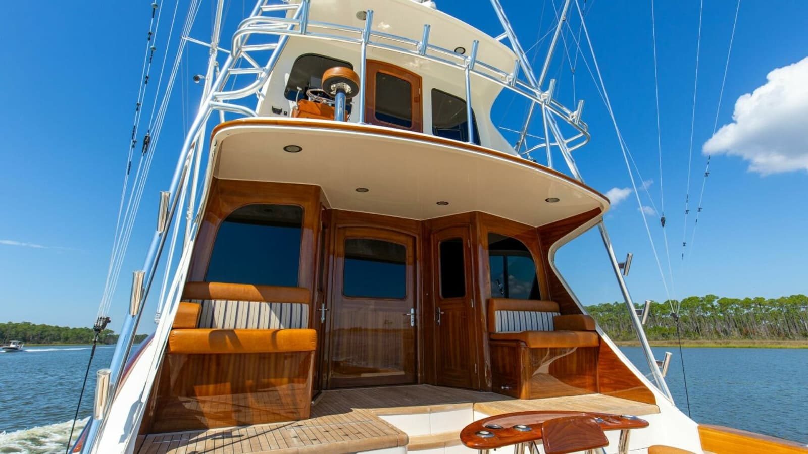2005 Whiticar 76 Enclosed Bridge - Photo 36