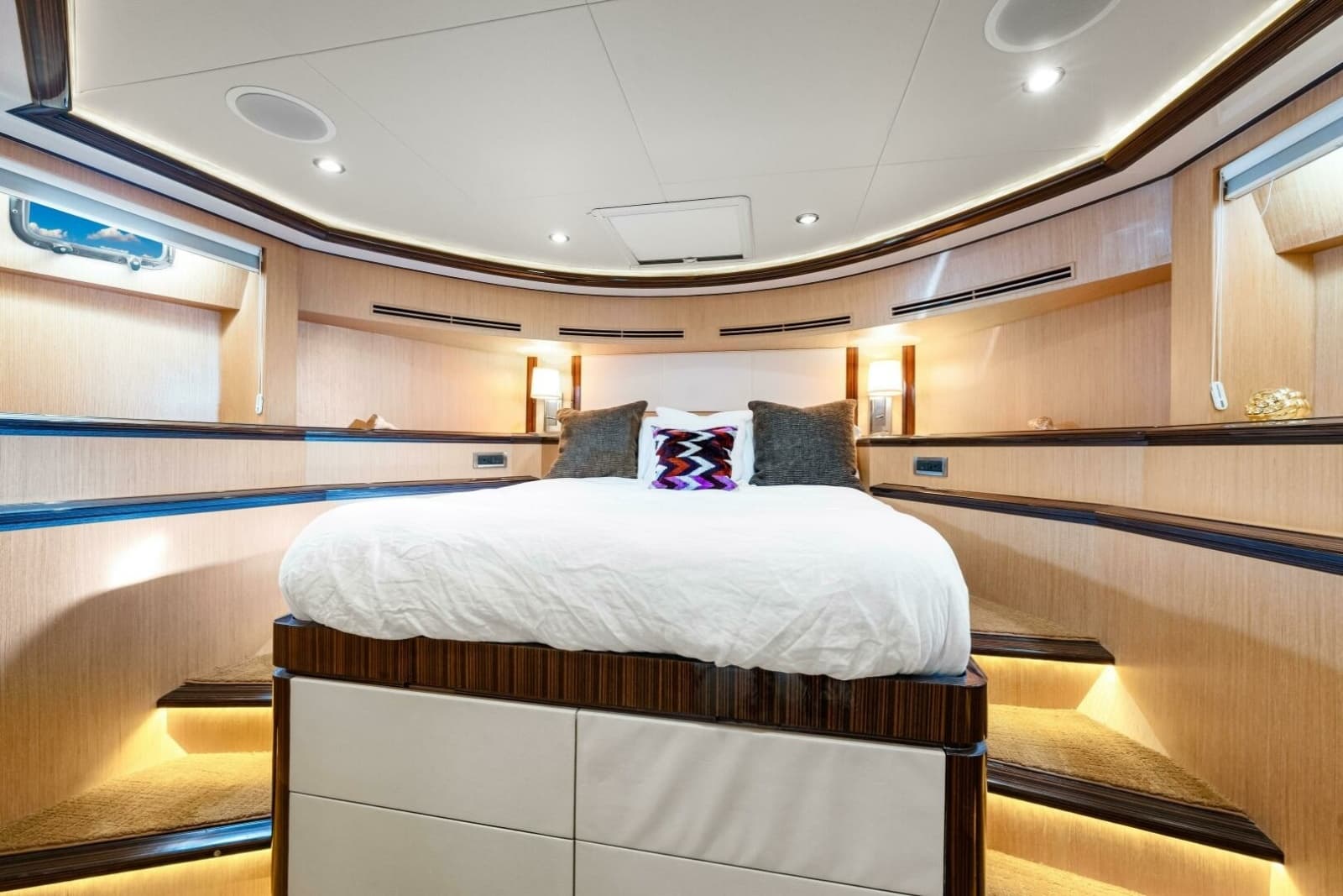 2010 Ocean Alexander 83 Motor Yacht - Photo 36