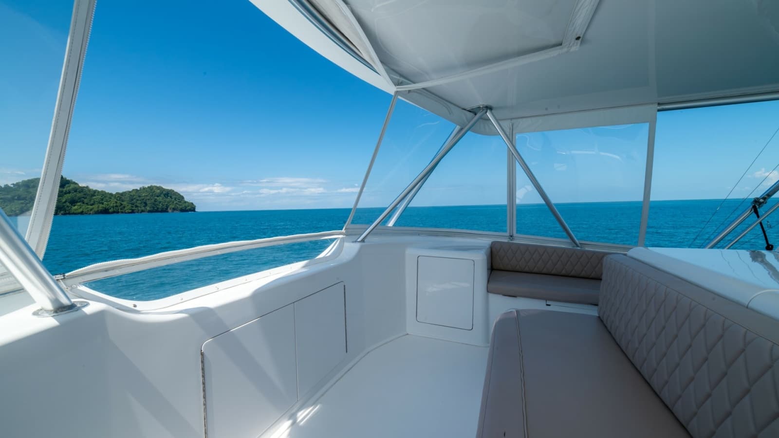 2001 Viking 61 Convertible - Photo 56