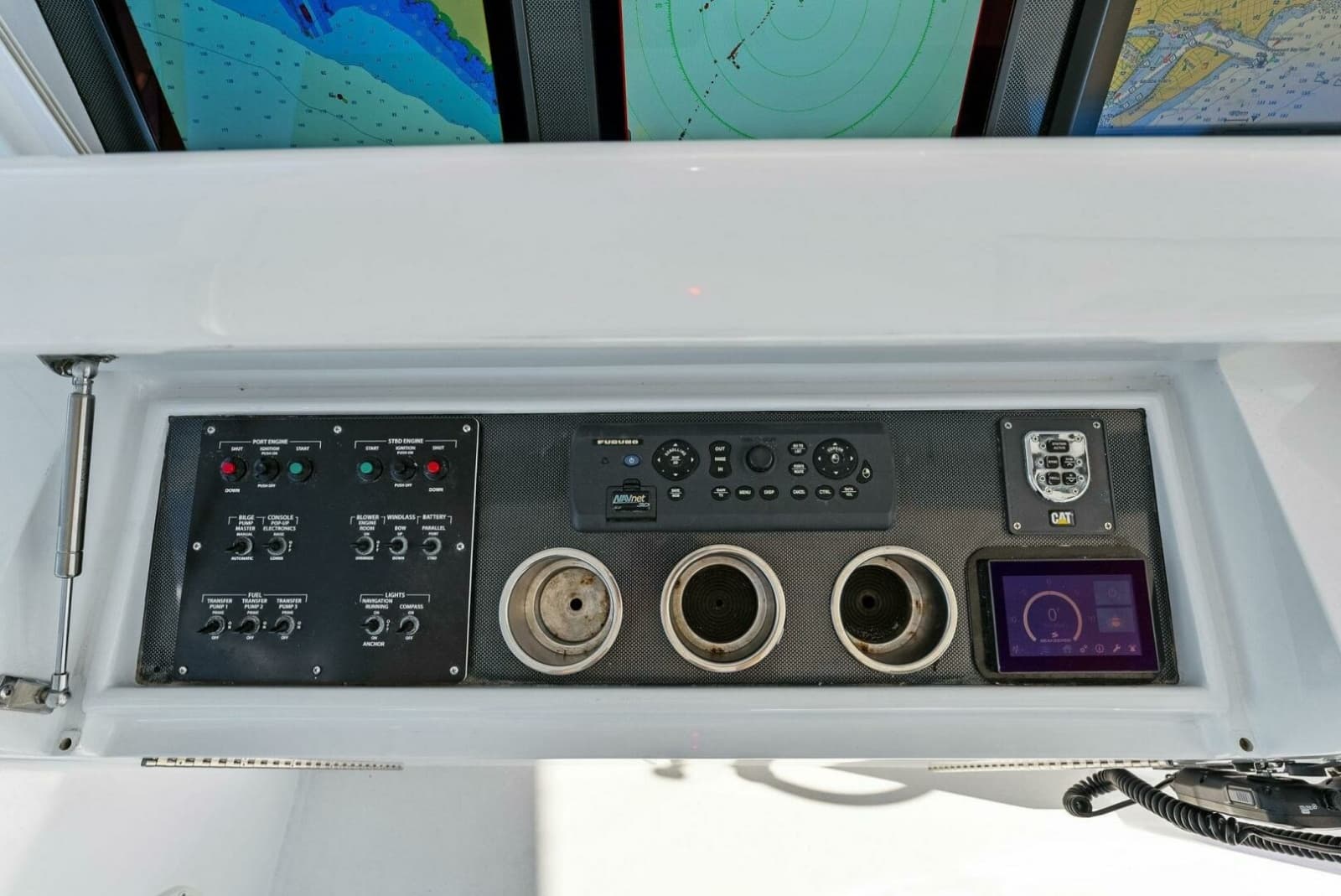 2007 Hatteras 64 Convertible - Photo 40