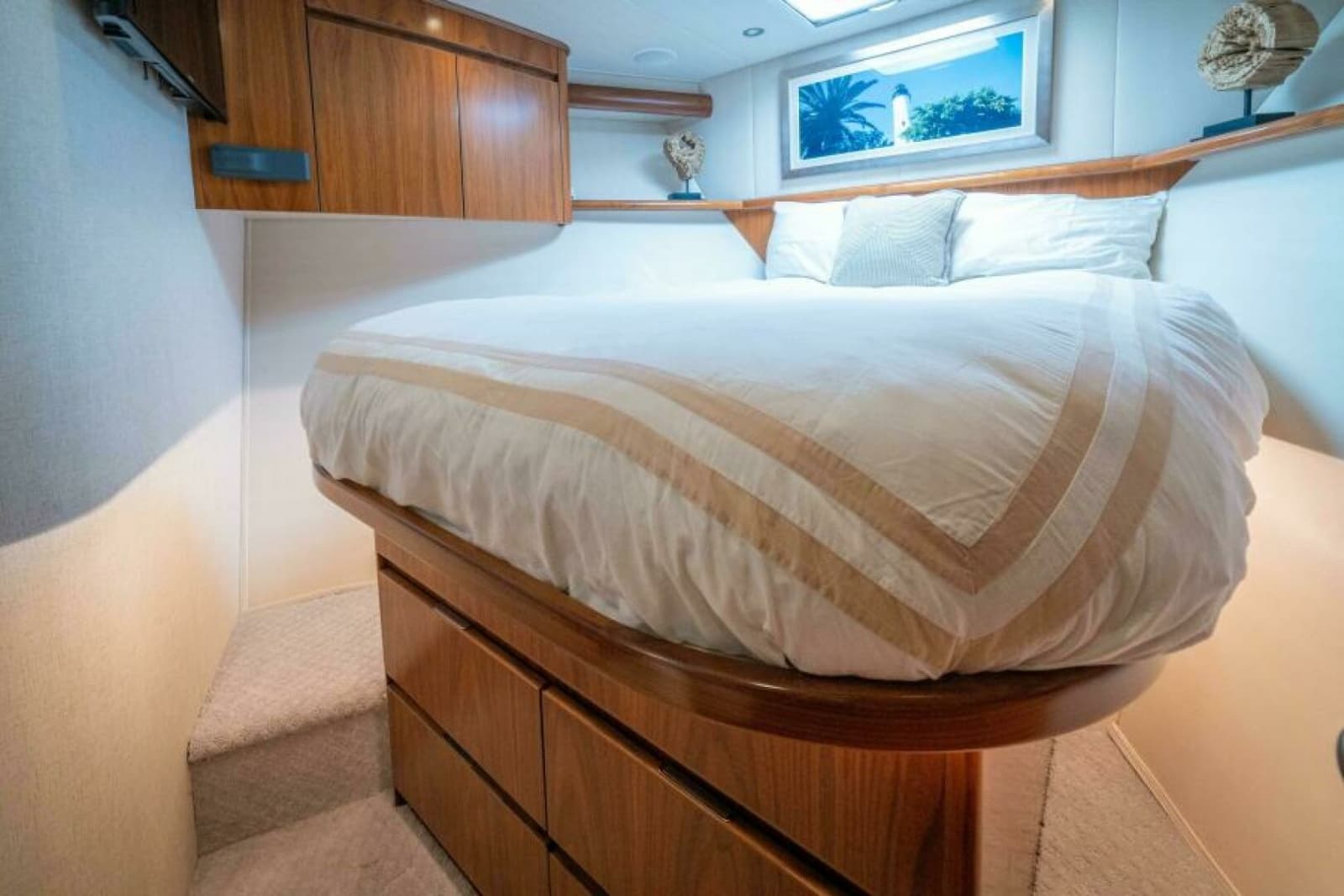 2017 Viking 62 Convertible - Photo 22