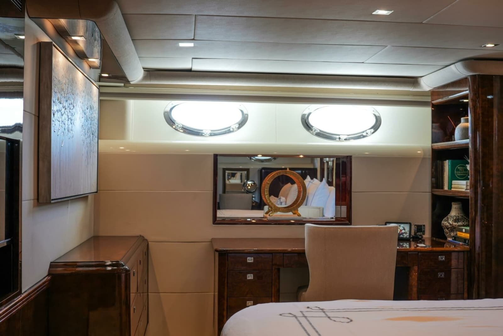 2001 Lazzara Yachts 94 Motor Yacht - Photo 55