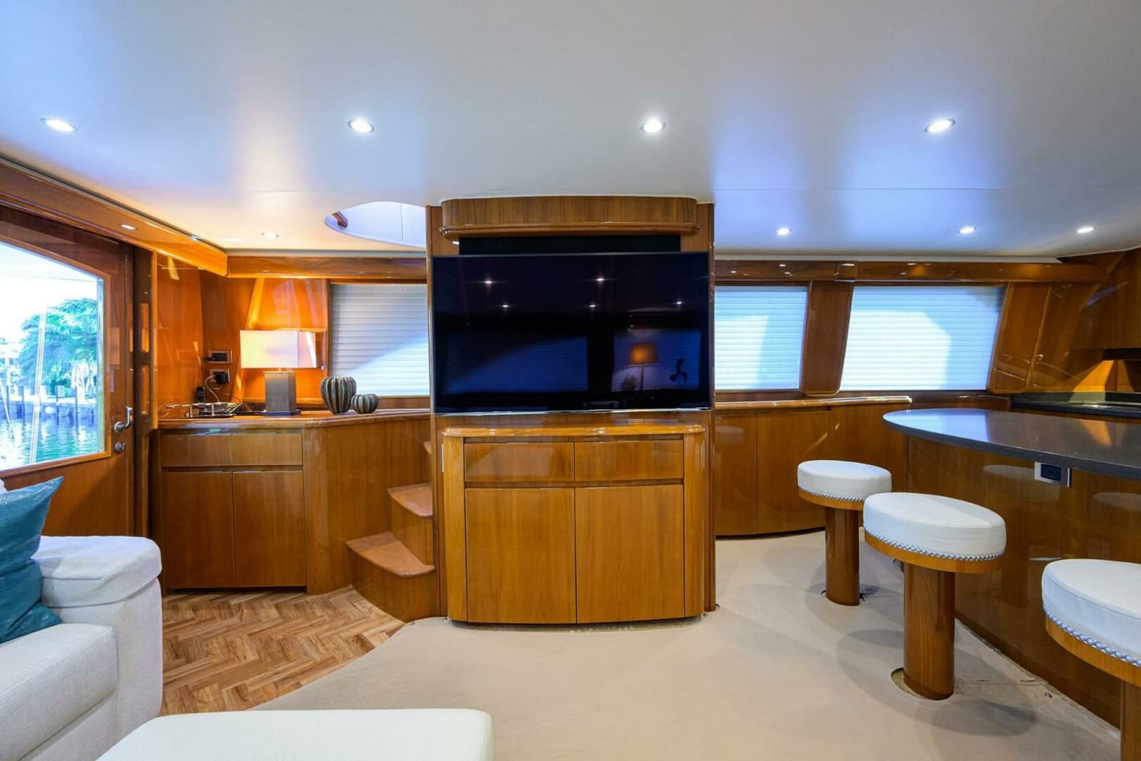 2014 Viking 76 Enclosed Bridge - Photo 10
