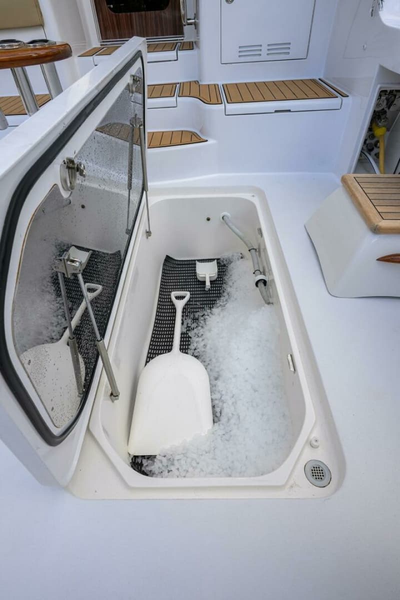 2013 Hatteras GT63 - Photo 37