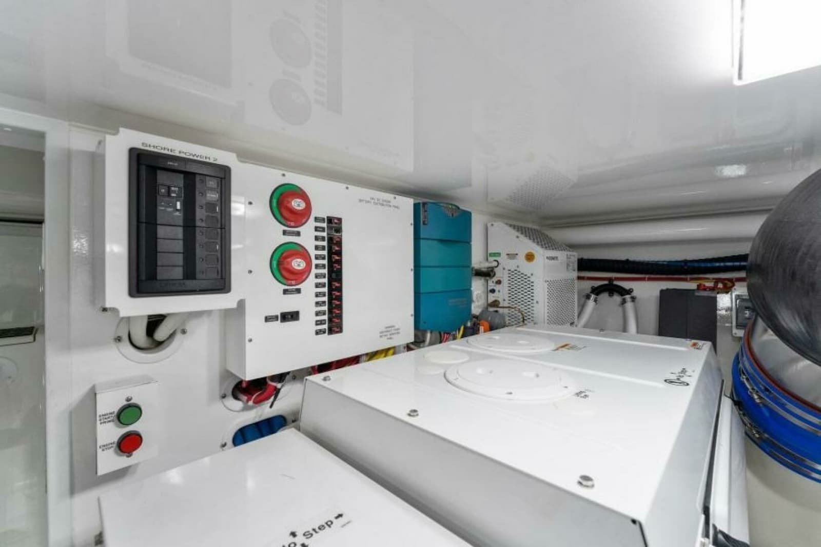 2021 Viking 54 Convertible - Photo 84