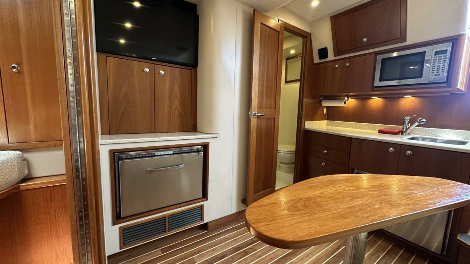 2007 Albemarle 360 Express - Photo 3