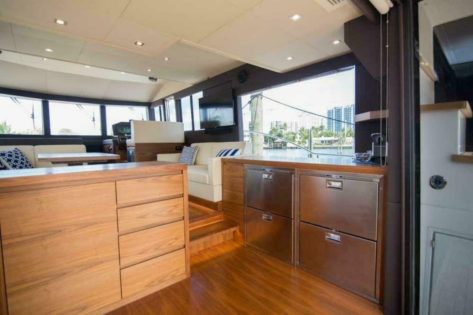 2019 Sundeck Yachts 580 Sport - Photo 3