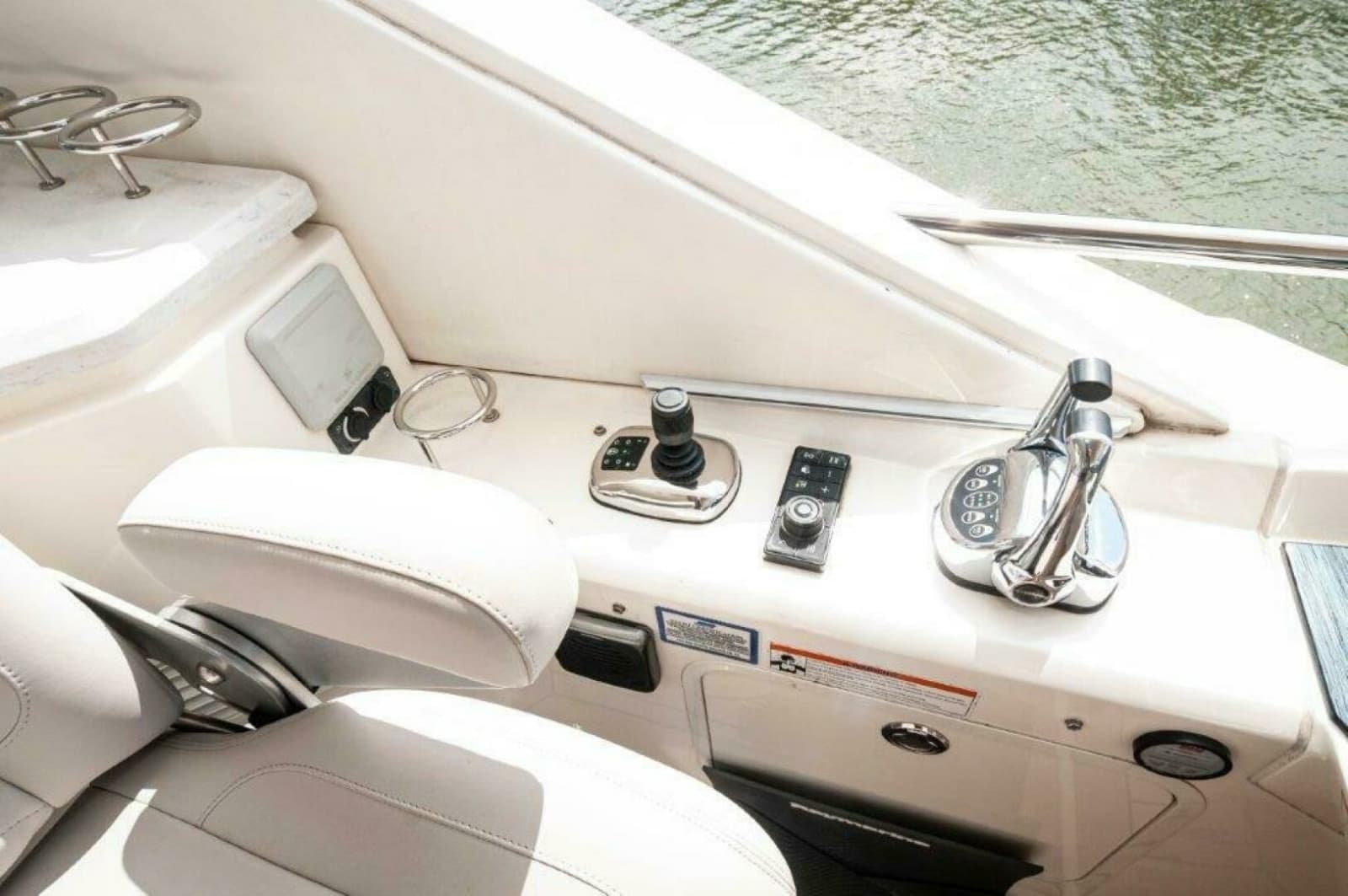 2018 Sea Ray L550 Flybridge - Photo 36