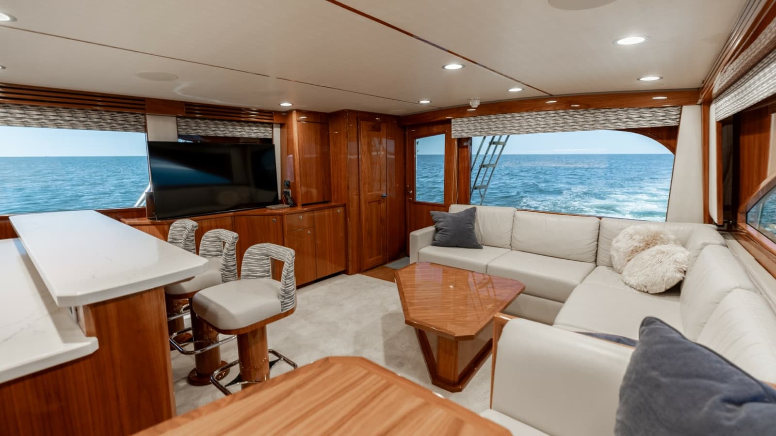 2019 Viking 68 Convertible - Photo 8