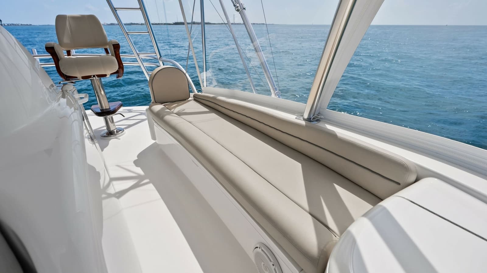 2018 Viking 62 Convertible - Photo 50