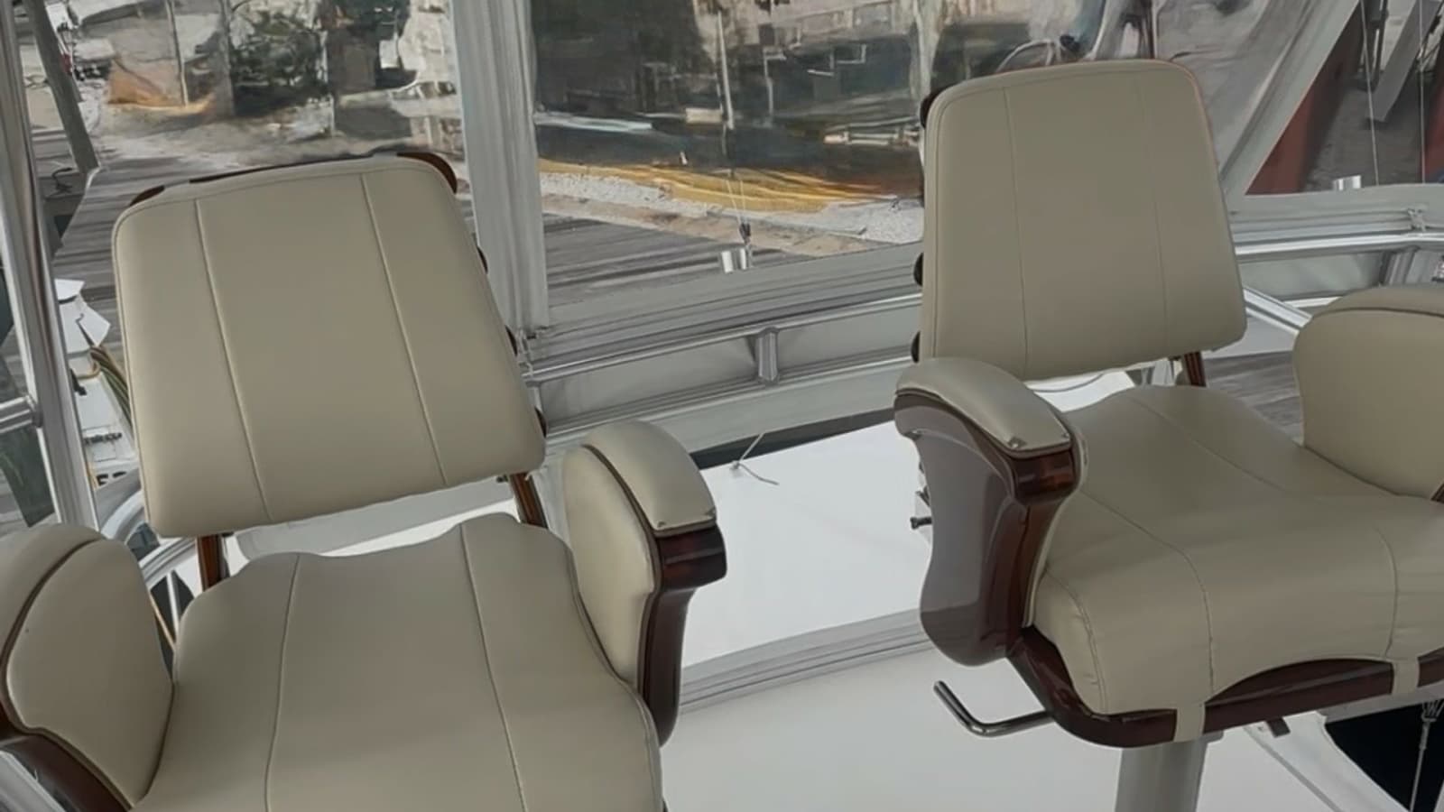 2021 Viking 48 Convertible - Photo 52