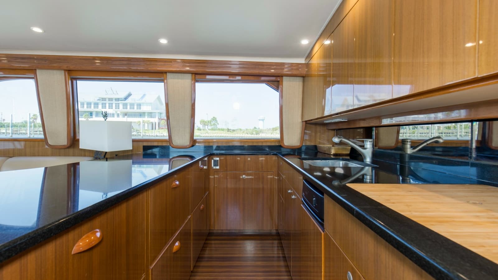 2007 Viking 64 Enclosed Bridge - Photo 14