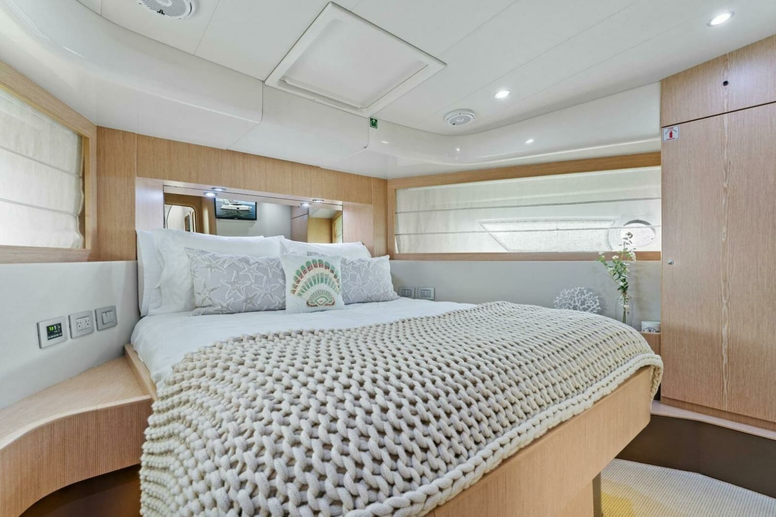 2013 Ferretti Yachts 620 - Photo 32