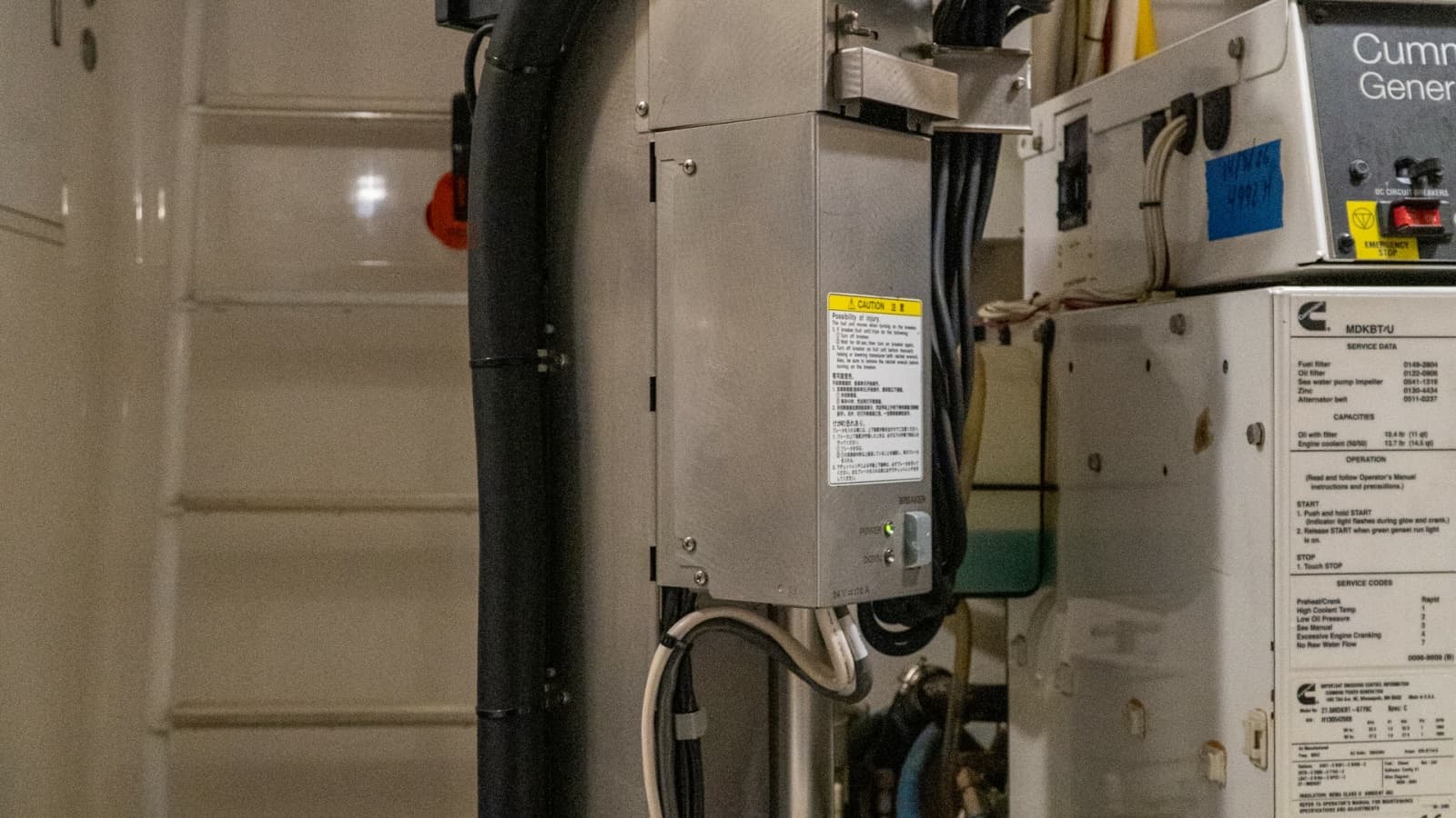 2014 Viking 66 Convertible - Photo 46