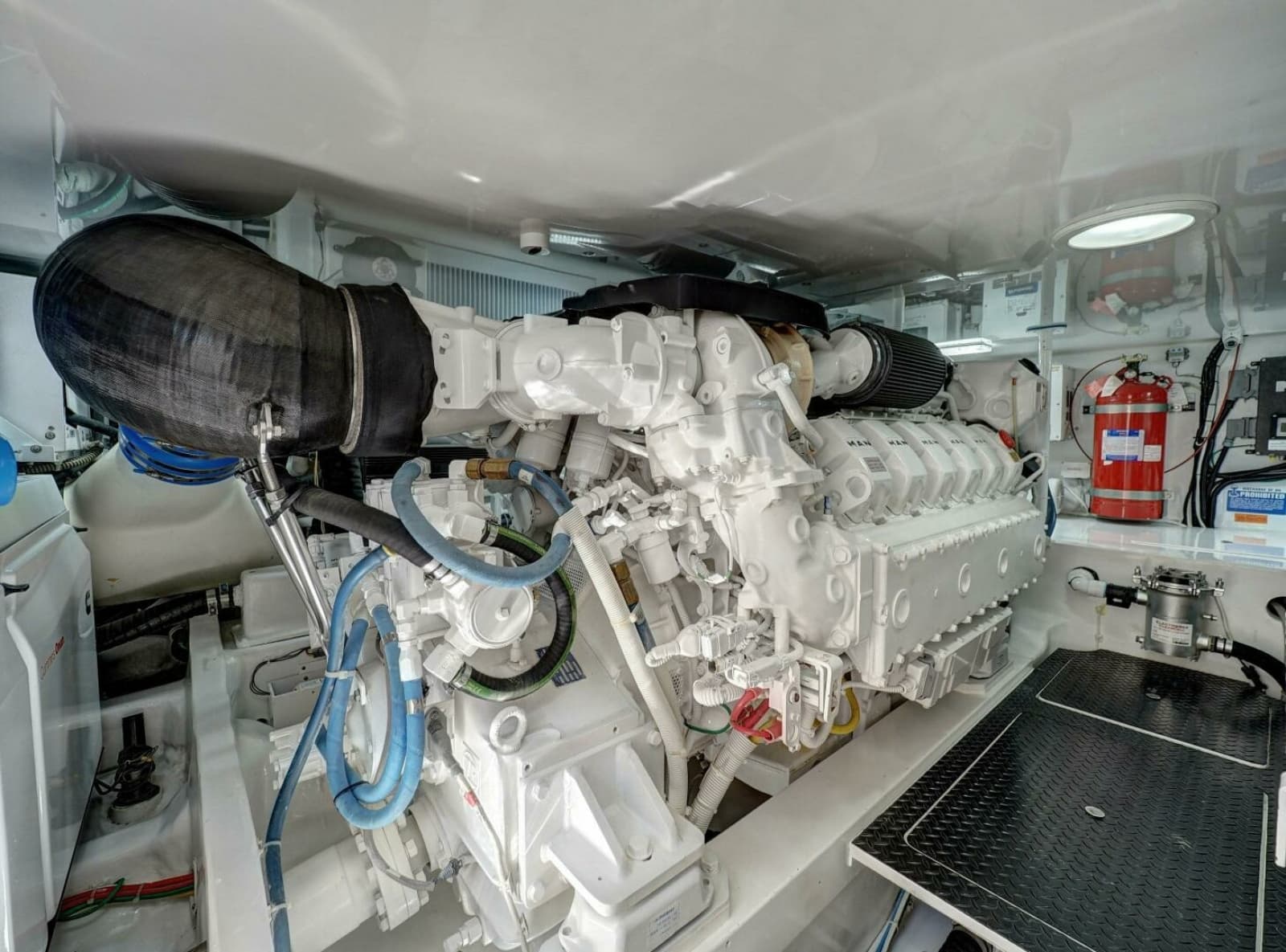 2017 Viking 52 Convertible - Photo 35