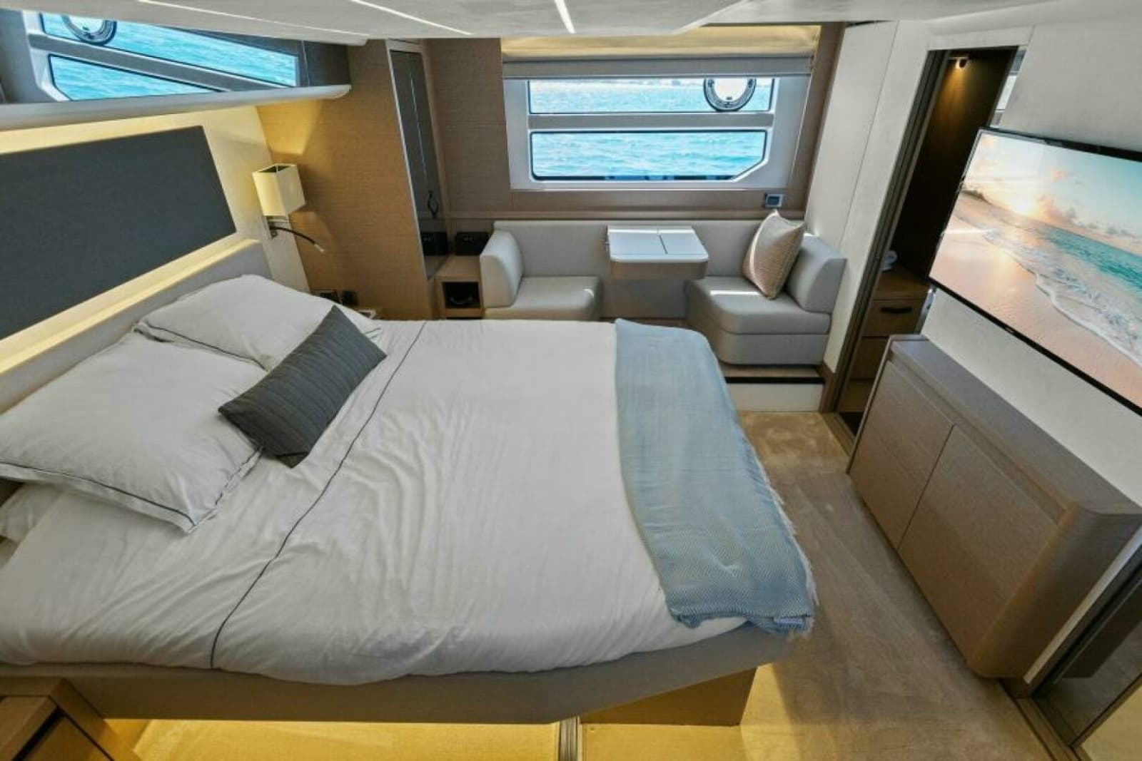 2022 Prestige 590 Flybridge - Photo 24