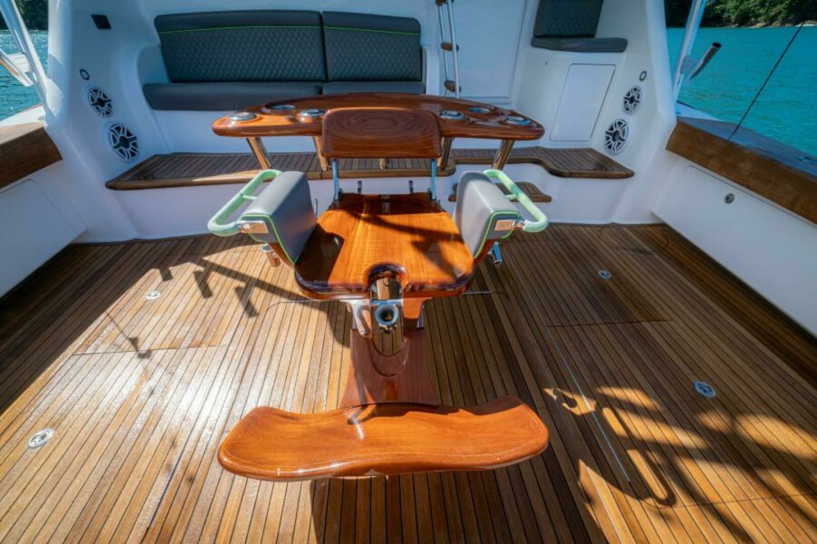 2017 Viking 62 Convertible - Photo 33