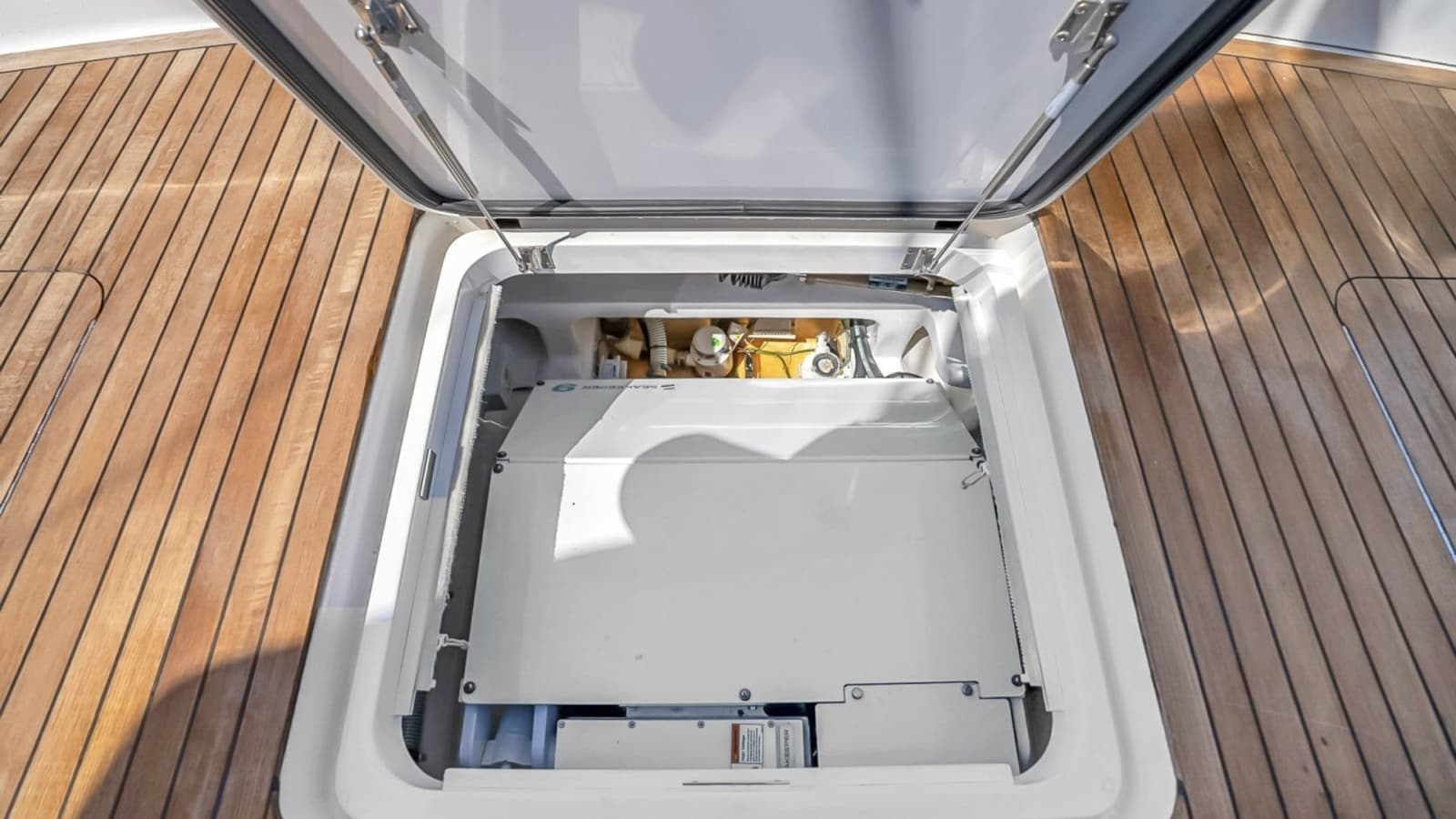 2021 Viking 48 Convertible - Photo 39