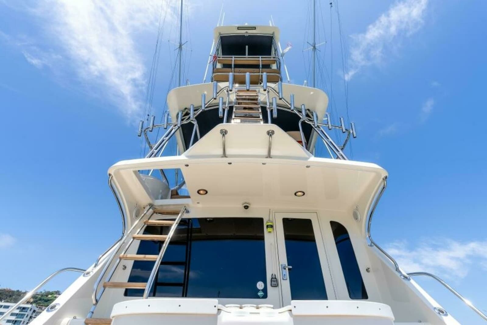 2004 Hatteras 54 Convertible - Photo 31