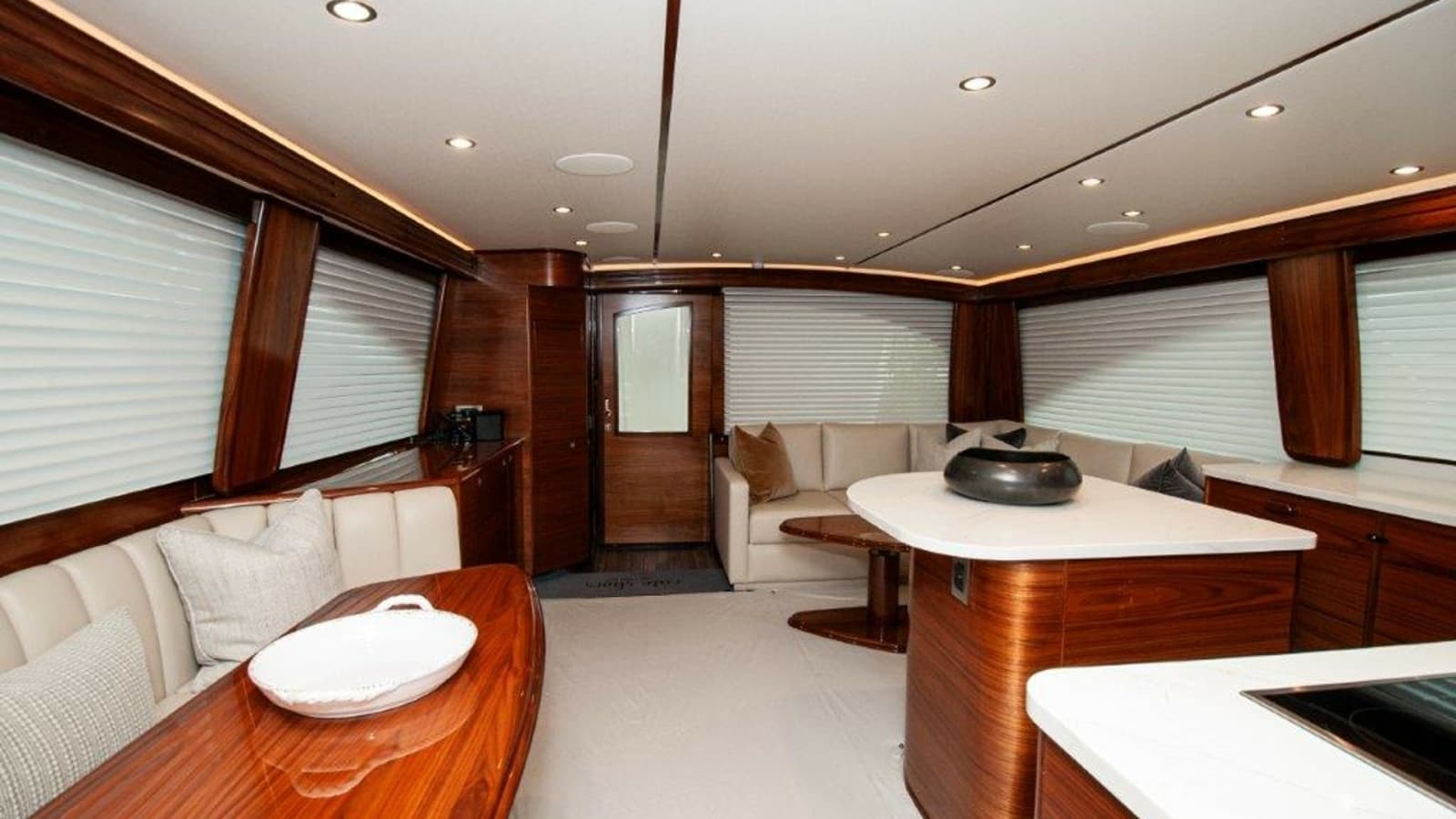2025 Viking 58 Convertible - Photo 17