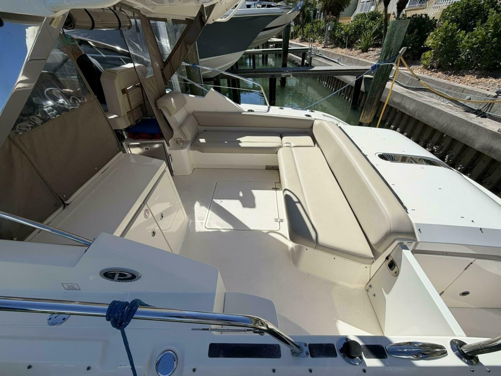 2014 Pursuit SC 365i - Photo 20