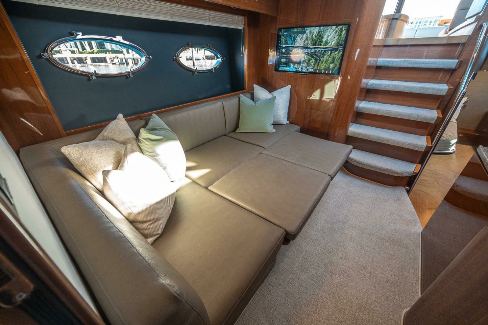 2016 Princess V48 - Photo 27