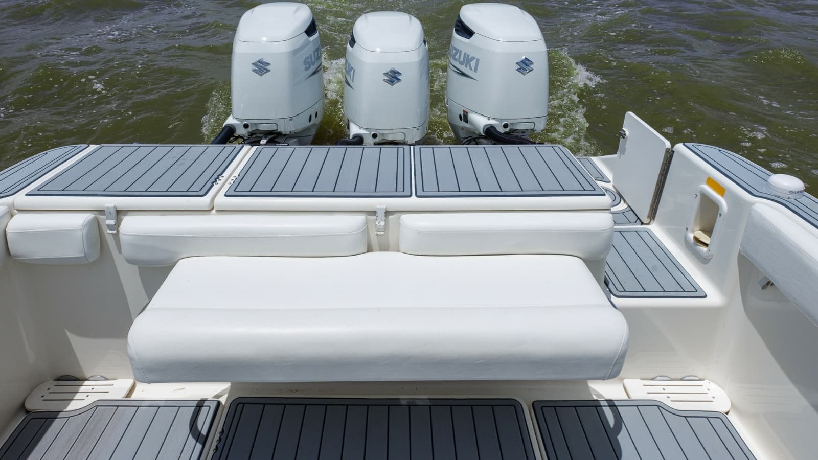 2005 Triton 351 Center Console - Photo 12