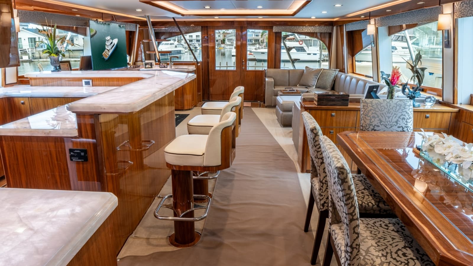 2020 Viking 92 Skybridge - Photo 3