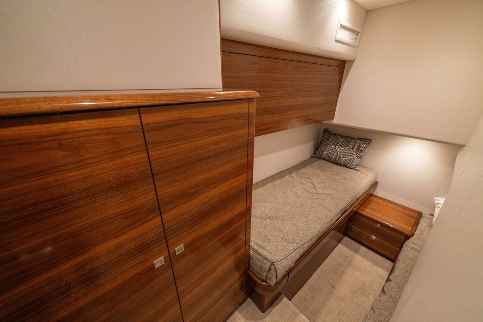 2025 Viking 58 Convertible - Photo 28