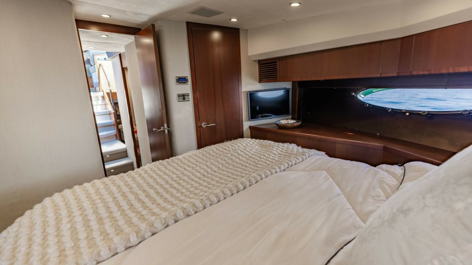 2011 Princess 64 - Photo 19