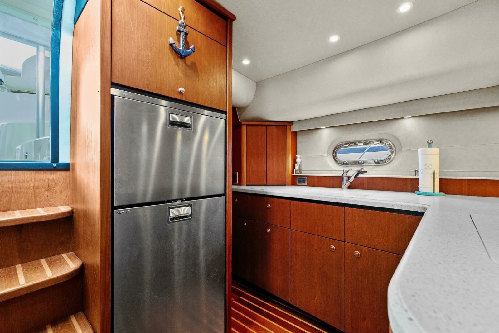 2007 Tiara Yachts 4300 Sovran - Photo 17