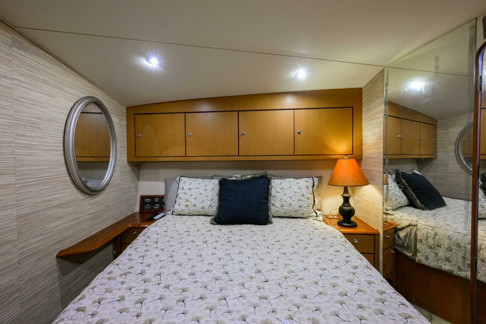 2001 Ocean Yachts 56 Super Sport - Photo 35