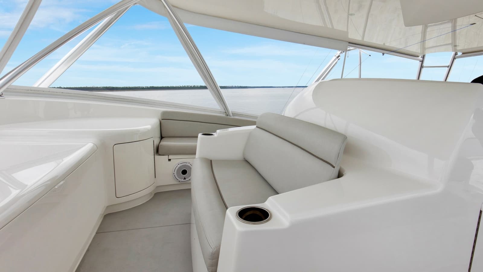 2020 Viking 68 Convertible - Photo 28