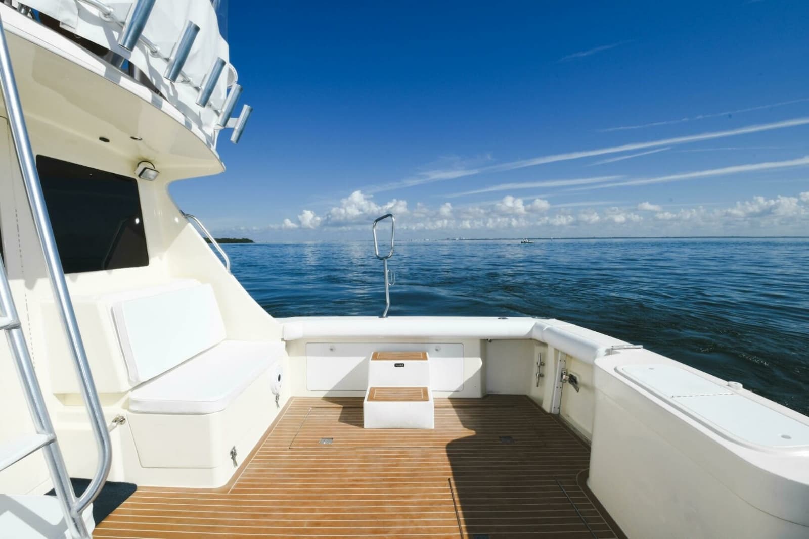 2001 Cabo 35 Flybridge - Photo 26