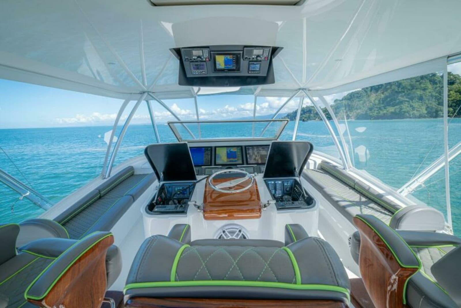 2017 Viking 62 Convertible - Photo 2