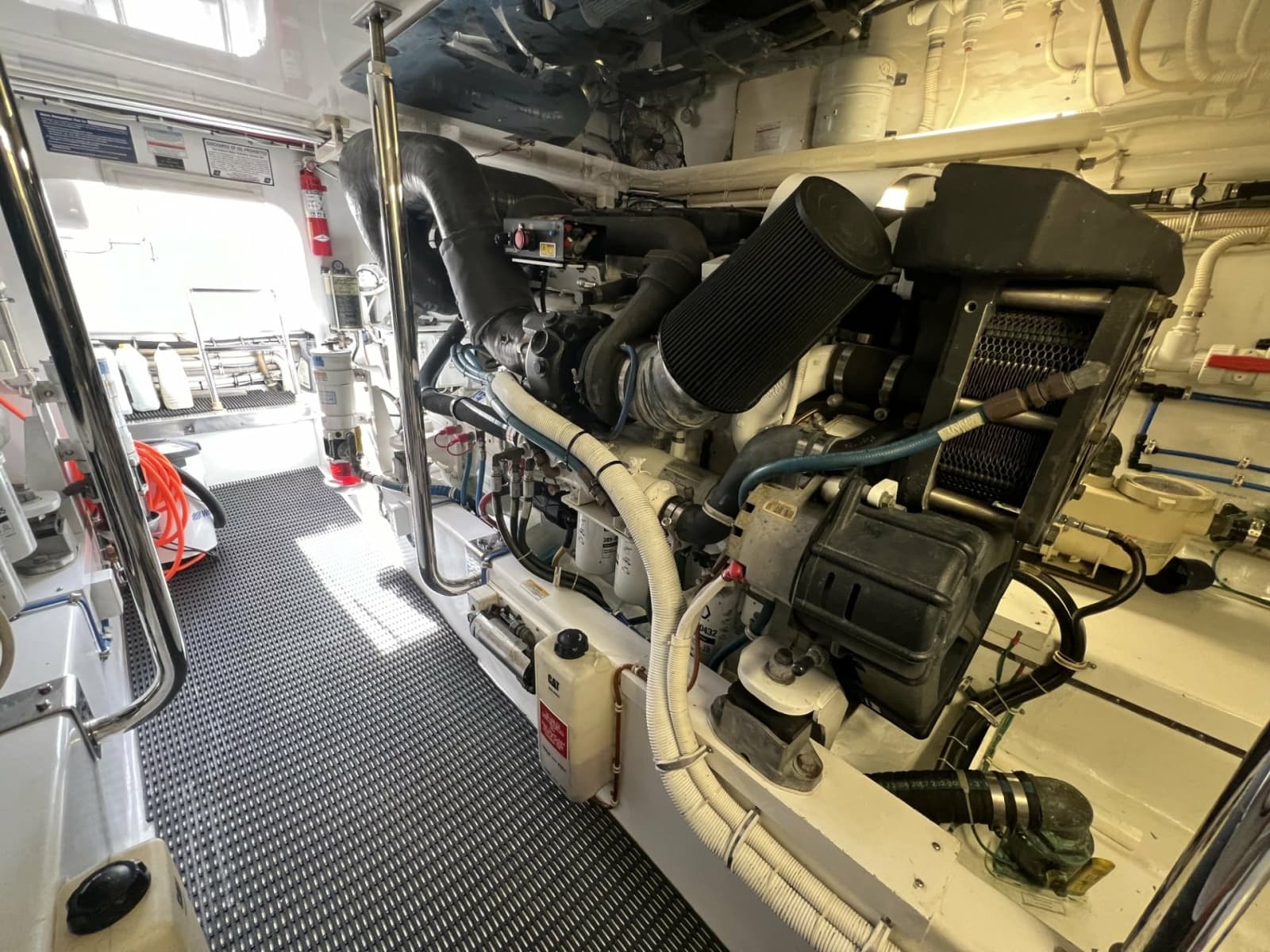 2013 Hatteras GT 54 - Photo 38