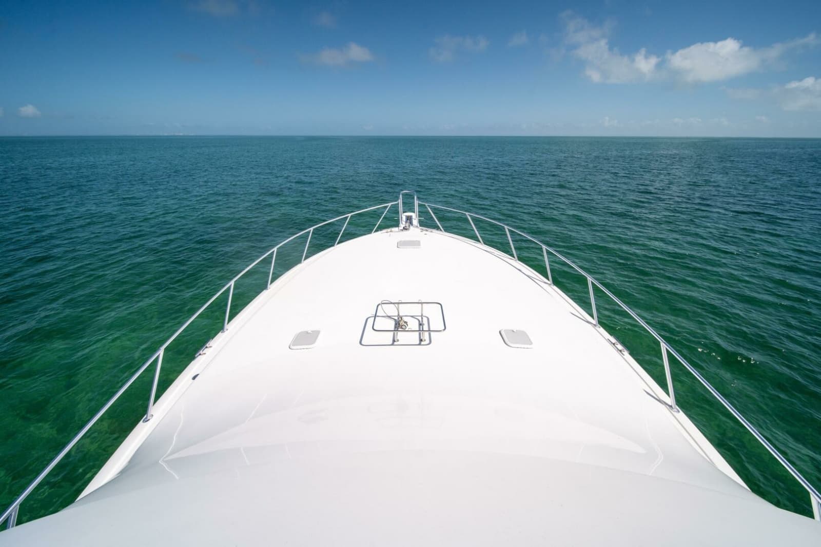 2006 Viking 52 Convertible - Photo 34