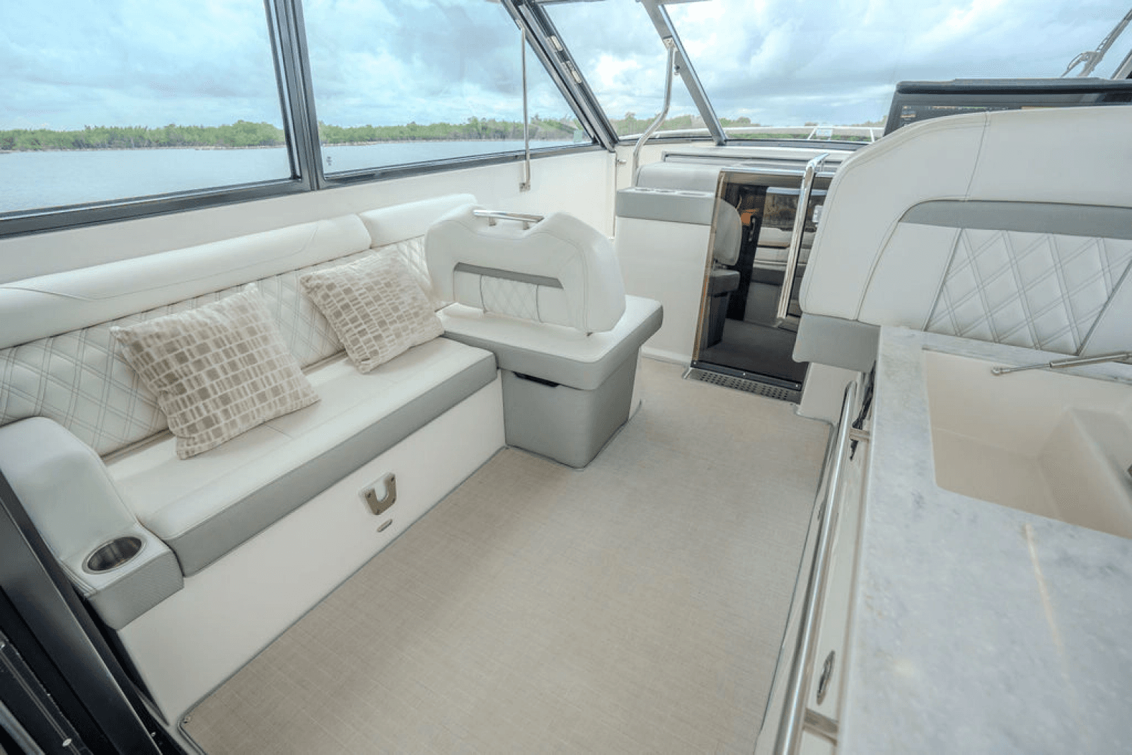 2021 Regal 36 OX - Photo 14