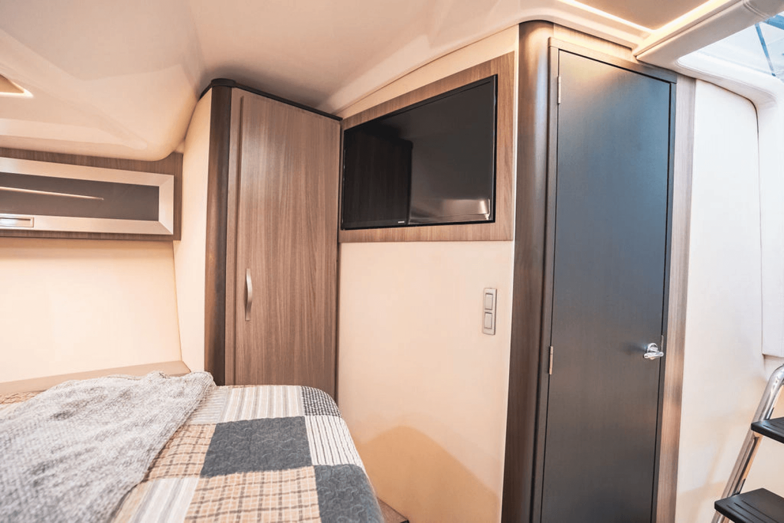2021 Regal 36 OX - Photo 25