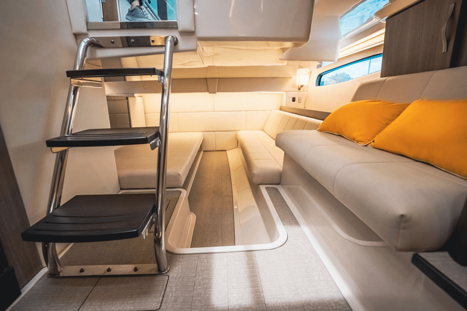 2021 Regal 36 OX - Photo 26